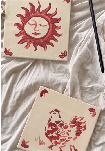 Okayy since you were LOVING my hand-painted tiles, I obviously had to do a part two and show you exactly how to make them yourself (it’s so easy, you can thank me later). Watch the reel for the full tutorial, but here are my top tips: 💌 Choose a tile style that feels right for you - whether you’re painting over existing tiles or starting fresh. They don’t need to be perfect. I actually love when they feel a little handmade. 💌 Use tile-specific paint, especially for bathrooms. It’ll stop peelin