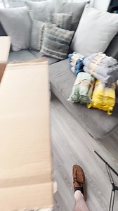 "I thought heavy towel = more absorption but these dry you off way quicker! They also dry faster (no weird towel smell). Love these towels!" - Rae | Sand Cloud