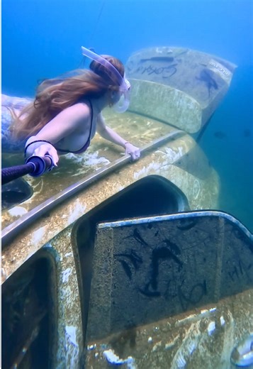 Car dive 😎🚙 #sunkencar #inderwater #freediver #freediving