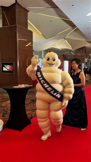 The Michelin Guide has finally arrived in the Philippines! At the inaugural Michelin Guide Ceremony: Manila and Environs & Cebu 2026, held Thursday night at the Manila Marriott Hotel in Newport World Resorts, 1 restaurant received two Michelin Stars, 8 earned one Michelin Star, 25 Philippine restaurants were recognized with the Bib Gourmand distinction, while over 70 establishments were included in the Michelin Selected list. | via Nelson Canlas/GMA Integrated News | GMA News