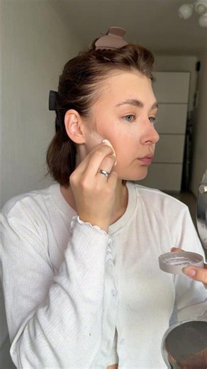How a before/after transition is actually filmed. In the end, my eyebrow just refused to stay up🙄🙄🙄