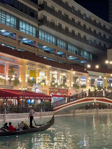 Venice Grand Canal Mall at Night! — Taguig City 🌆 | PH DOT NET
