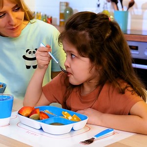 Teach your child to set the table #kids | Parentips