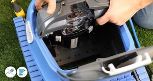 Les beaux jours sont de retour, c’est l’occasion de faire un petit check up de votre robot qui, tel un athlète, va commencer son marathon de nettoyage de la saison 💪🌊 Nettoyage du filtre, de la turbine ou encore changement du câble, révisez vos connaissances avec nos tutos pour bien prendre soin de votre Dolphin sur notre chaîne Youtube Maytronics France. | Maytronics