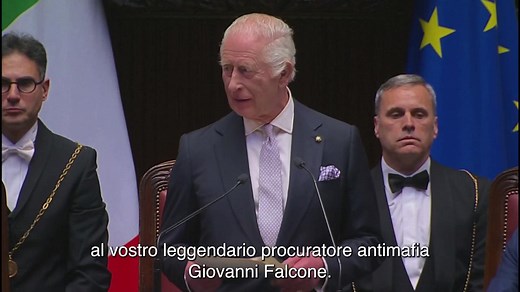 Carlo III omaggia Giovanni Falcone in Parlamento: "Il vostro leggendario procuratore antimafia"
