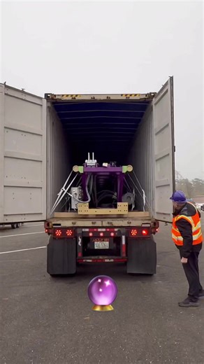 Unloading Six Flags Great Adventure’s New Purple Coaster!