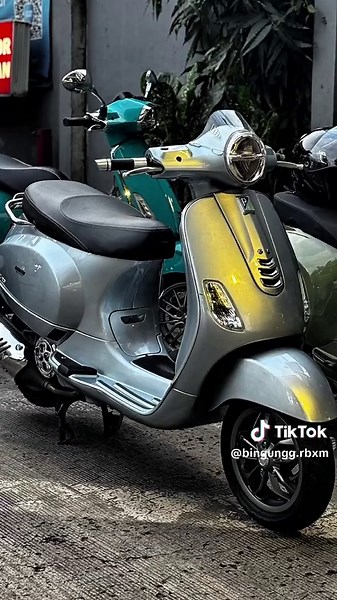 Modifikasi Motor Vespa Cinematic - Kumpulan Video Inspirasi Vespa Putih