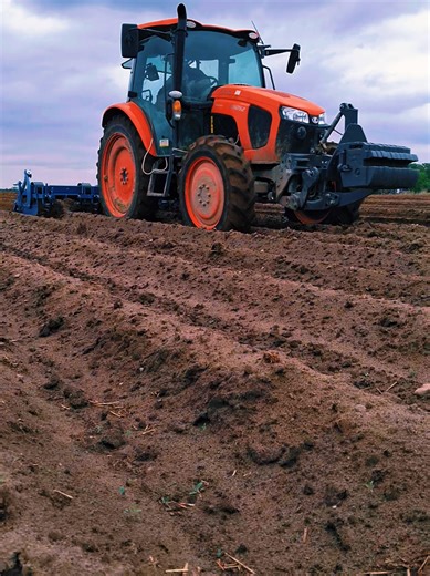 Formowanie ziemniaków 2026 🙈 #ziemniaki #kubota #forma #2026 #wiosna @Kubota Tractor Corporation