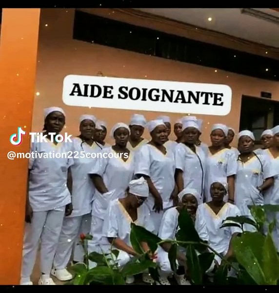 👈👈 AIDE SOIGNANTE 👈👈 👇👇 ☑️ *LA DIFFÉRENCE ENTRE AIDE SOIGNANTE ET LEURS RÔLE* 👇🏽👇🏽👇🏽👇🏽👇🏽👇🏽👇🏽 1️⃣ *PARLONS DES AIDES SOIGNANTES* ⭕Aide soignante passe concours pour devenir Auxiliaire dans une filière de son choix après trois ans de service actif. ⭕ Aide soignante fonctionnaire (AS) grade C1 Blouse blanche Col jaune. ⭕Aide soignante bénévole, grade 00 (on te donne tu prends, recherche d'emploi privé) ⛔Pour être aide soignant (AS) concours de la fonction publique, bepc ou CAP S