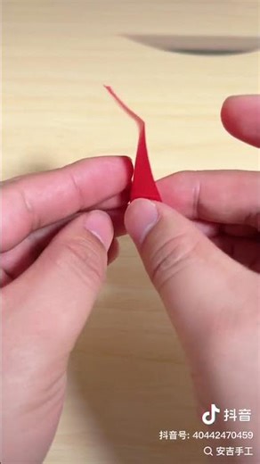 The origami ring tutorial that every child loves. The detailed tutorial of the ring origami tuto