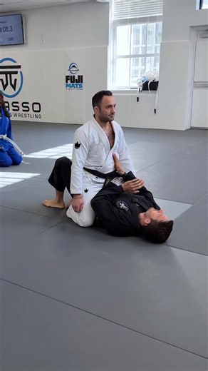 Inside elbow escape to single leg x / ashi garami 📝 💡 Escaping a bad position is great, but it is even better when you escape a bad position right into a spot where you can fire off your attacks. Inside elbow escape is one of my favorite ways to escape the full mount. @michaeltrasso @trassojjw #tjjw #glenrocknj #jiujitsu #ashigarami #bjj #bjjdrills | Merge Grappling
