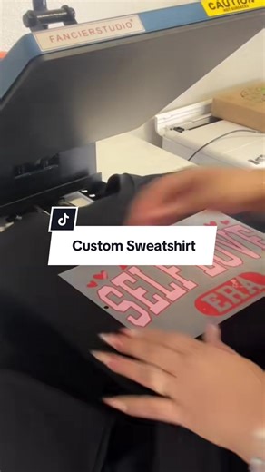 Come let’s make this sweatshirt #Diysweatshirt #Customsweatshirt #Sweatshirt