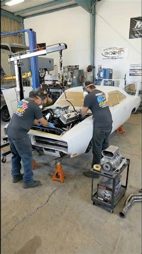 From bare shell to blown MONSTER. ‘70 Charger Daytona Pro Mod Comes to Life #timelapse #restoration