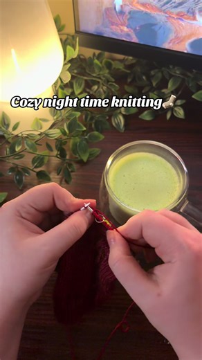 Do you prefer knitting in the morning or night time?🥰#sockknitting #knitting #knittersoftiktok #knit #handmade