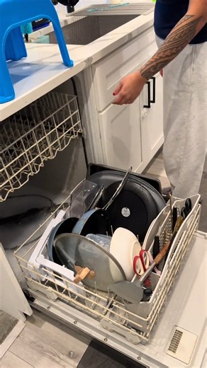 Mason has icks with loose hair #realisticmomlife | Danica Muong | Facebook