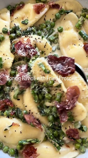 Spring Ravioli with Creamy Peas & Asparagus | Easy Recipe