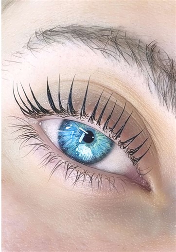Using Glue Balm for Korean Lash Lifts