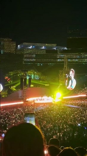 ColdPlay’s “Yellow” LIVE at Gillette Stadium 2025🌟