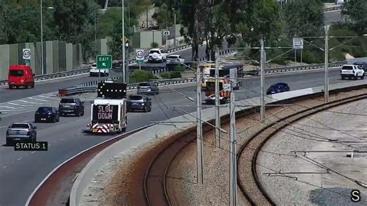 CLEARED Traffic flowing BREAKDOWN – MITCHELL FREEWAY SOUTHBOUND AT HUTTON STREET, OSBORNE PARK Right lane closed by Incident Response Traffic slow on approach Drive with caution as vehicle is on a bend #perthtraffic | Main Roads Western Australia
