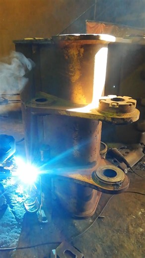 PROCESS OF REPAIRING CATERPILLAR'S BUCKET USING METAL INERT GAS WELDING PROCESS IN WORKSHOP