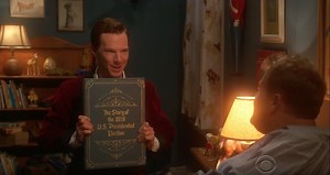 Benedict Cumberbatch y James Corden se burlan de Clinton y Trump