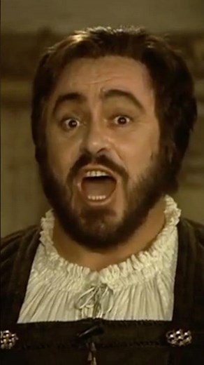 Mesmerising whether on screen or stage, Maestro Pavarotti is magnetic as the Duke of Mantua 🤴