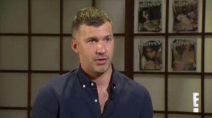 Miley Cyrus Is Naked for V Magazine's Diary of a Dirty Hippie, Gets Called a "Trailblazer"