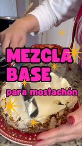 🫰✨¡Cocina este postre en minutos! 🍰🍓Esta vez hicimos Mostachón de Fresa en @thermomixmexico Empezamos por el merengue. Estos son los ingredientes: 150 g nuez (picada o la podemos picar en thermomix) 2 rollos de galletas ritz 190 g queso philadelphia 250 g crema para batir (min 30 % grasa) y que esté bien fría 80 g de azúcar glass 📲🎂Subiré en el siguiente video, la continuación de esta receta. Comenta: MOSTACHÓN y te envío el vídeo en cuanto salga. ¡Por cierto! No puedo dejar pasar, contarte