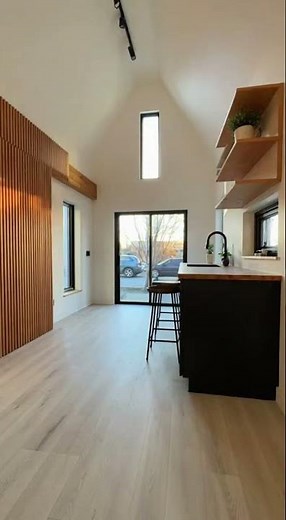 Flat Roof Urban Tiny House Build #UrbanTinyHouse #TinyHouseBuild #FlatRoofDesign #ModernTinyHome