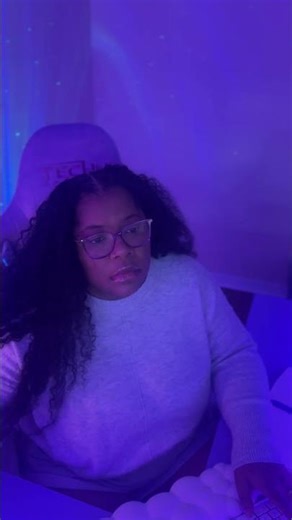 It all starts with screenies cleanup, Lily doesn’t mind #desktop #cozygames #indiegame