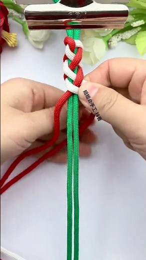 Sharing the core-spun four-strand braiding technique