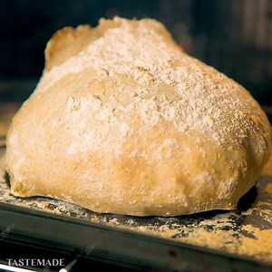 Kneadless to say, this is the best homemade bread recipe you've ever seen Make our Easy No-Knead Loaf 👉 https://bit.ly/2X5t22O | Tastemade UK