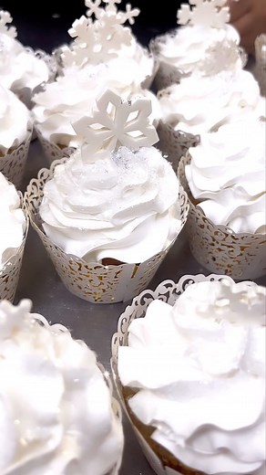 Pretty lil things ….. | Fine Cakes By Zehra