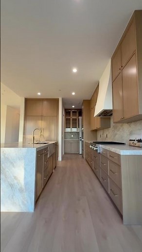 Custom Kitchen Build – Final Reveal 😍 #customcabinets #wooddesigner #modernkitchen
