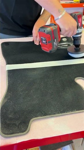 🚗 Avant / Après | Tapis auto comme neuf en 30 secondes