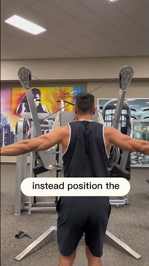 How to Properly Perform Rear Delt Cable Flys with Good Form (Exercise Demonstration)