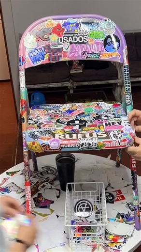 POLLO LOCO on Instagram: "278 Stickers y una silla Colab con @kuycz y @mr_cat.23 De todo un poco 😉"