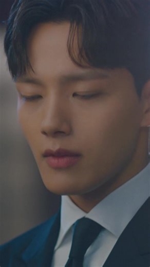 Koo Chan-sung toma su decisión, y elige permanecer al lado de Jang Man-wol. 🥺 Tu habitación en el Hotel Del Luna 🌙 está AHORA EN VIVO por Azteca 7 y azteca7.com. 🏨🌝👻🩵 #HotelDelLuna #IU #YeoJinGoo #JangManWol #GooChanSeong | Azteca 7