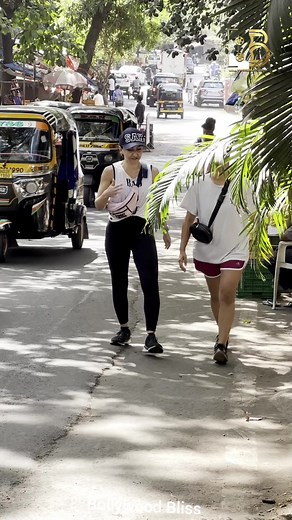 Perfect fit body Soha Ali Khan Gets Spotted at Walking on Road At Bandra | Bollywood Bliss