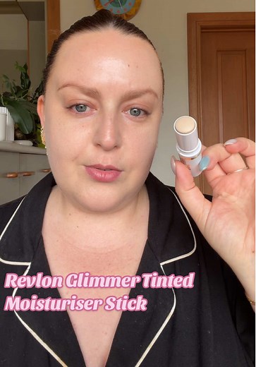 @Revlon Australia & New Zealand glimmer tinted moisturiser stick in shade 100 #revlon #drugstorefoundation #drugstoreskintint #glimmertintedmoisturiserstick #tintedmoisturizerstick