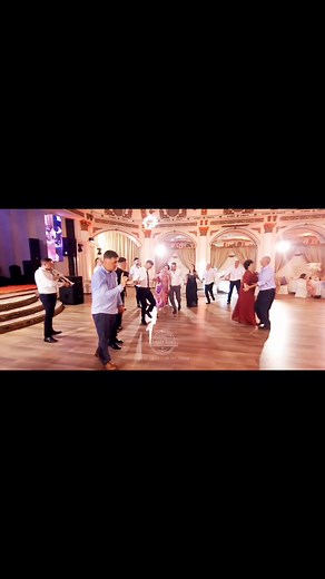 🎼🔝 Orchestra Trendy Band – Sunetul evenimentelor de neuitat❗️ ✨ Cauți muzica perfectă care să dea suflet evenimentului tău❓️ Noi suntem răspunsul❗️ ⛔️ Orchestra Orchestra Trendy Band îți aduce: ✅️ Momente muzicale rafinate și pline de emoție. ✅️ Un repertoriu divers – tradițional, clasic, modern sau ritmuri personalizate. ✅️ Profesioniști care știu să transforme atmosfera fiecărei ocazii. 📲 Sună acum pentru detalii și rezervări: 373 60 699998 40 747 799998 373 76 799998 📧 Contactează-ne: tre