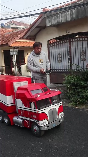 17K views · 17K reactions | DIY Giant Kenworth K100 RC Truck #rctruck #diycrafts #bjandthebear | Julius Perdana | Facebook