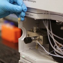 A Tailored HPLC Purification Protocol That Yields High-purity Amyloid Beta 42 and Amyloid Beta 40 Peptides, Capable of Oligomer Formation