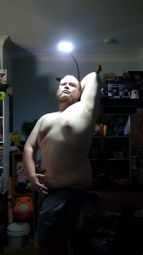 still sick but I'm definitely well enough to go back to training so that's hopefully a W for tonight, also left a small mistake in the video first person to spot it gets my respect & I'll tag them in my next post today #gym #progress #dietjourney #bodybulding #hardwork