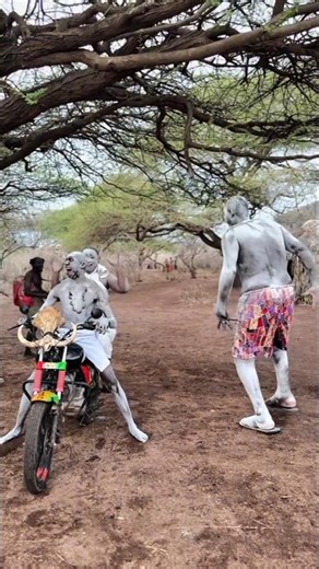 El secreto detrás del cuerpo blanco de la tribu #shortvideo