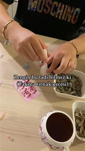 Viloris beauty on Instagram: "Nerden bilsin🫠 #fypシ #kesfet #nail #viralvideos #keşfet #viral"