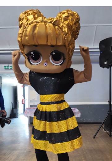 Queen Bee & Gracie LINK UP! 🔥 #trending #kidspartyideas #entertainers #fyp #dancingmascot