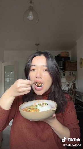 Tomato Egg is my ultimate comfort food ☺️ recipe is linked in my bio! #chinesefood #veryasian #foodtiktok #cookingtiktok #recipetiktok #tomatoegg #veg