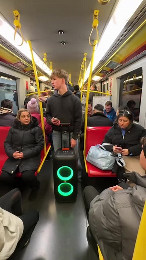 Skibidi Toilet Prank on the Subway