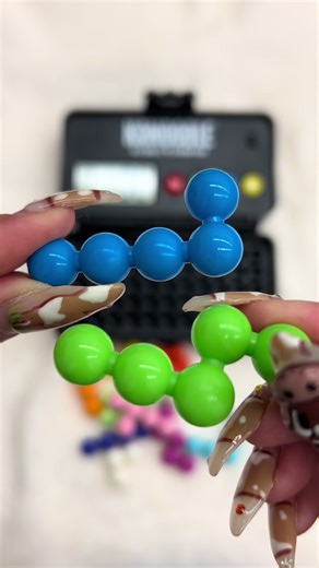 1-Minute Kanoodle Challenge: Blue & Green Puzzles